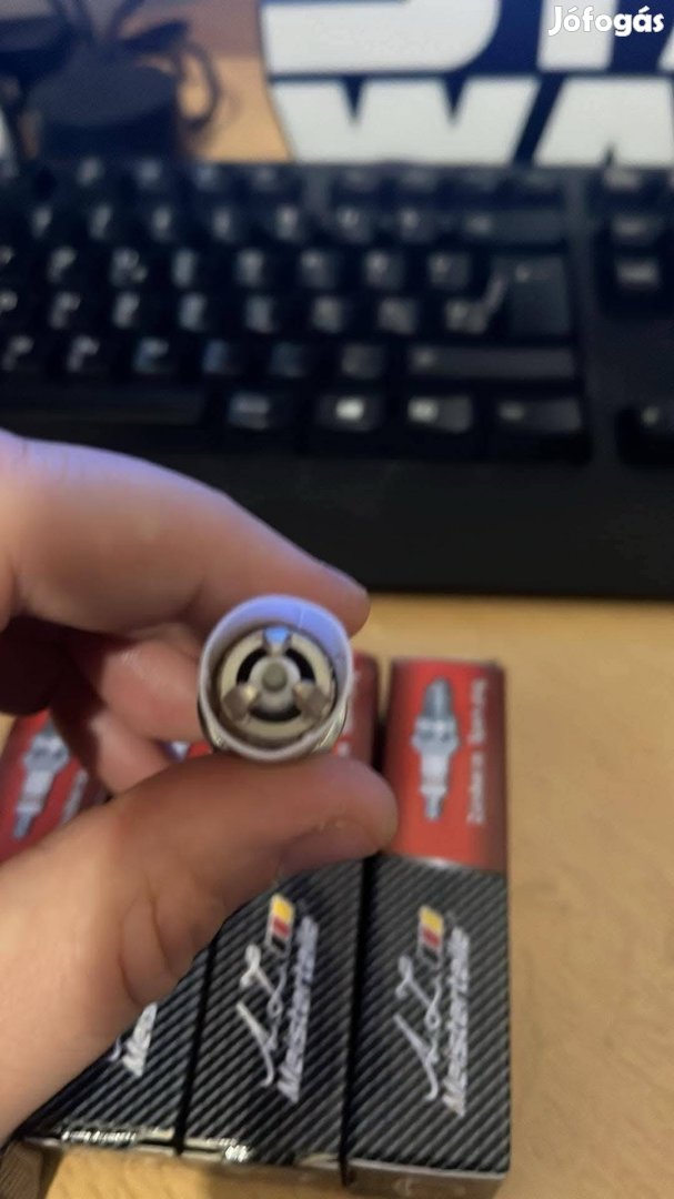 Vadonatúj 3 pólusú gyertyák! minőségi darab!