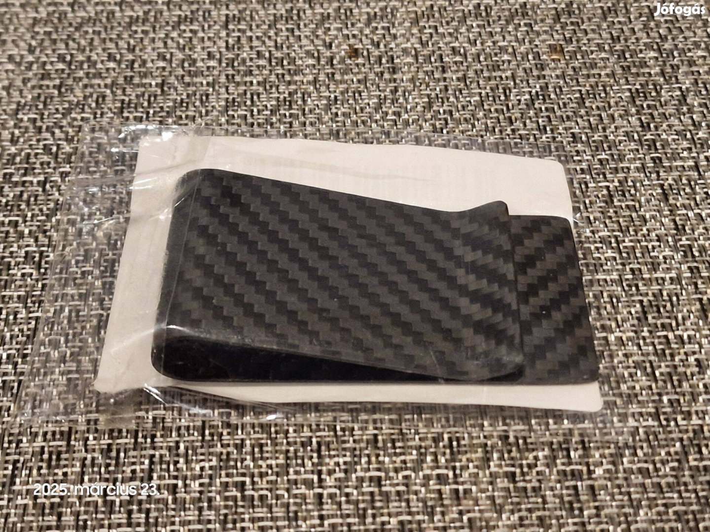 Vadonatúj Carbon Fiber pénzcsipesz eladó a megjelölt áron