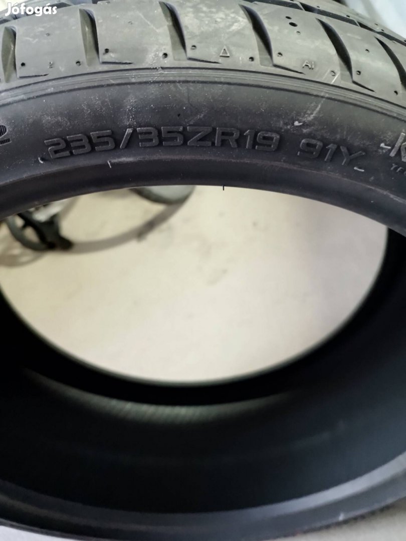 Vadonatúj Hankook Ventus V12 evo2 235/35R19