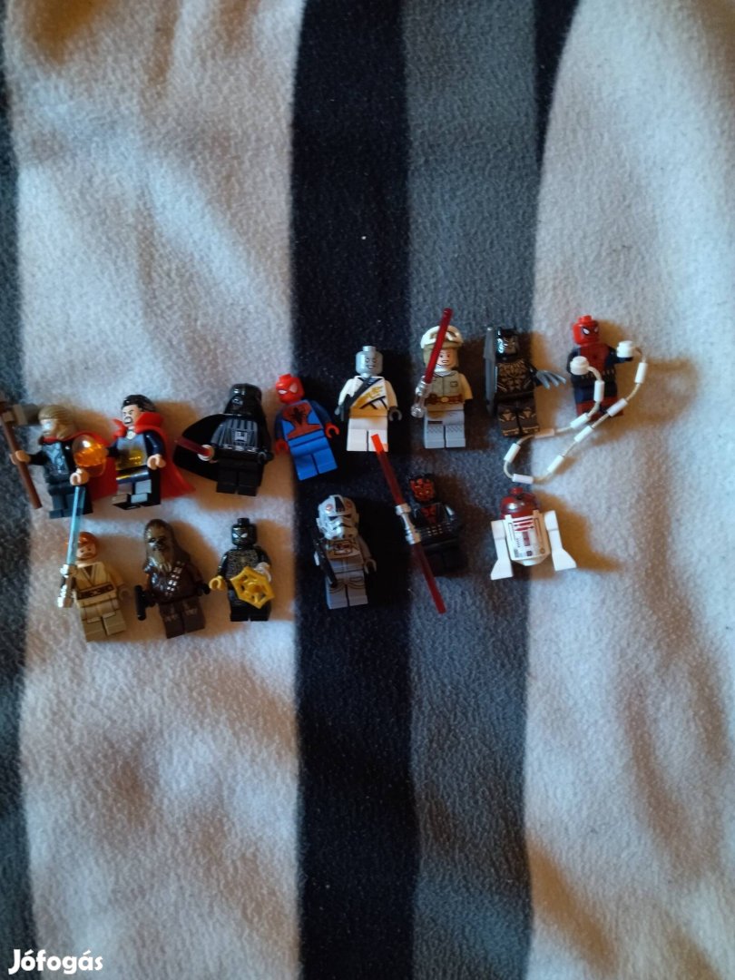 Vadonatúj Lego Figurák 