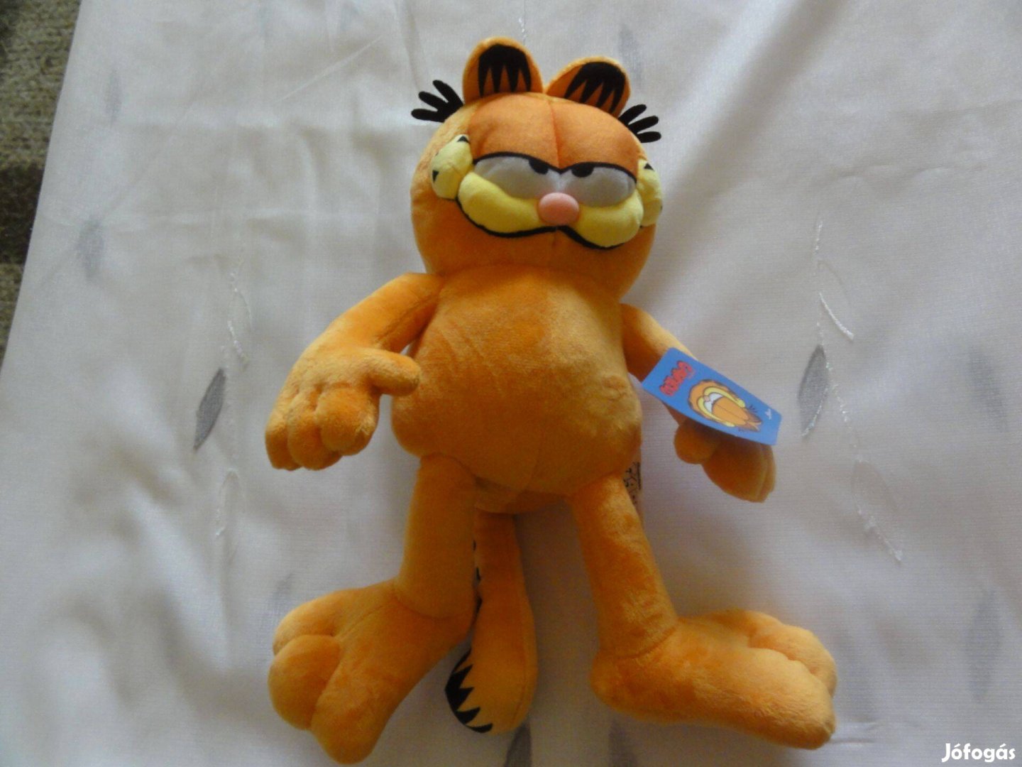 Vadonatúj Spáros címkés Gárfild plüss eladó!