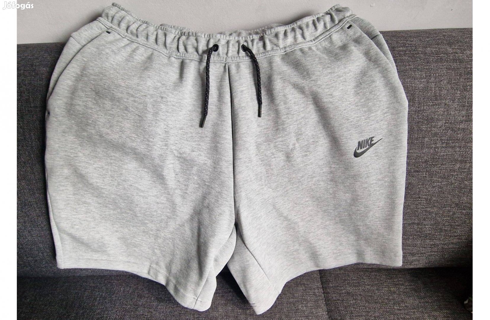 Vadonatúj, címkés Nike XL méretű, világosszürke short / rövidnadrág