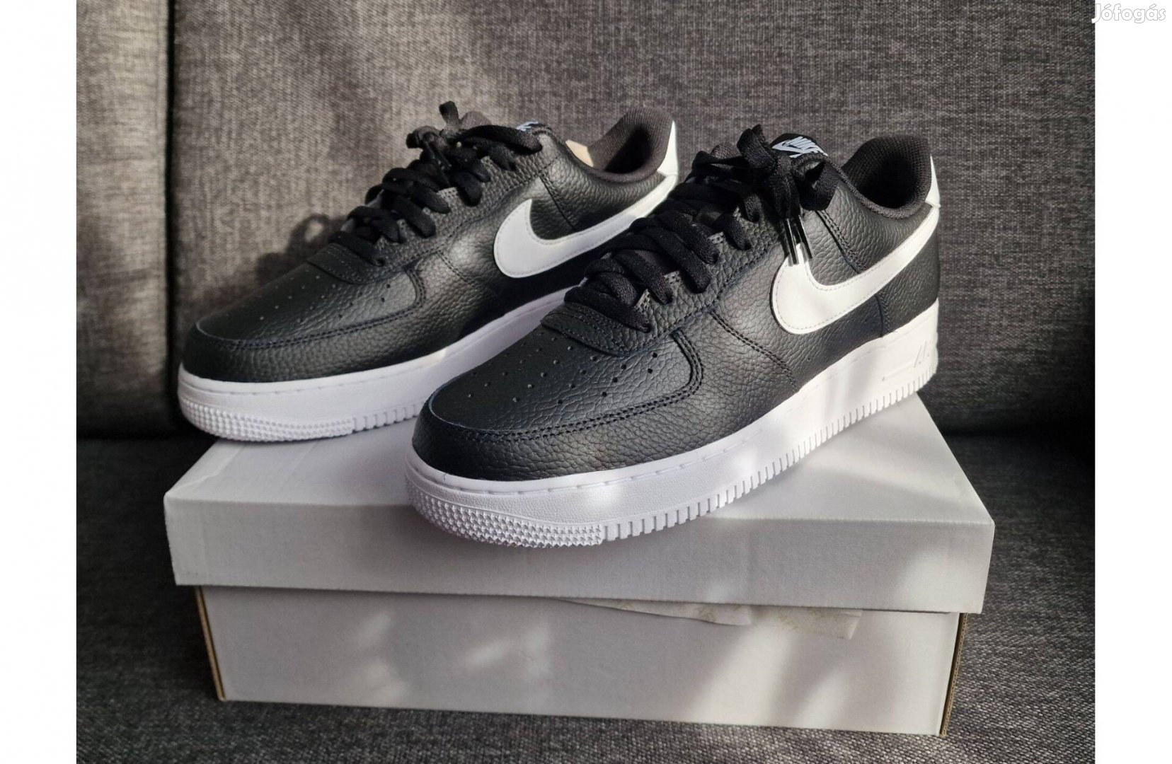 Vadonatúj, eredeti Nike Air Force1 edzőcipő, 45 méret (US 11)