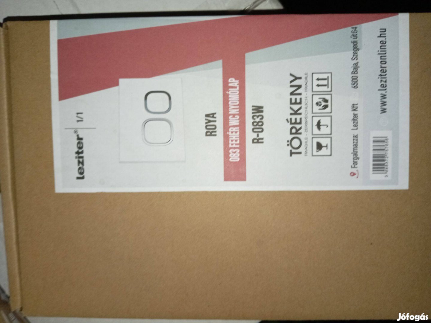 Vadonatúj, modern falba építhető wc szett