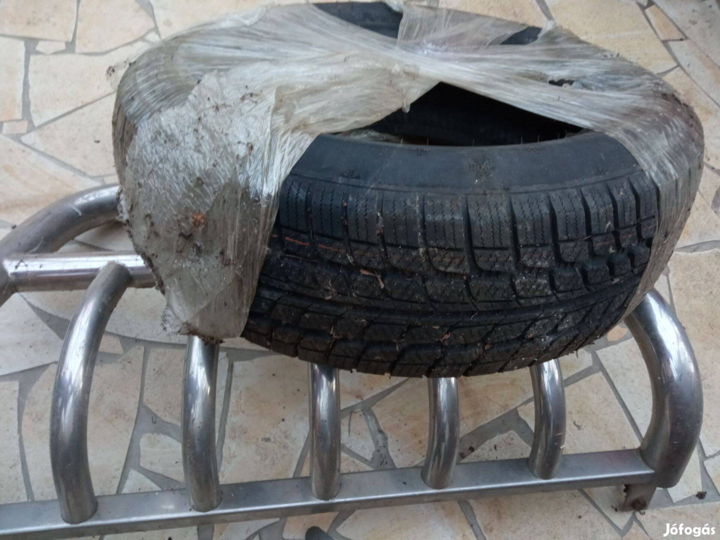 Vadonatúj gumi 18 colos 15000/db