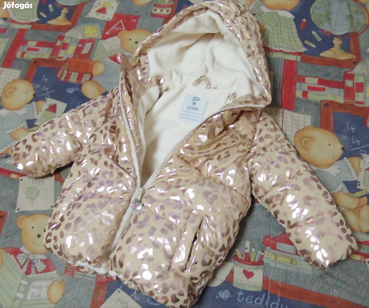 Vadonatúj kislány kabát eladó.