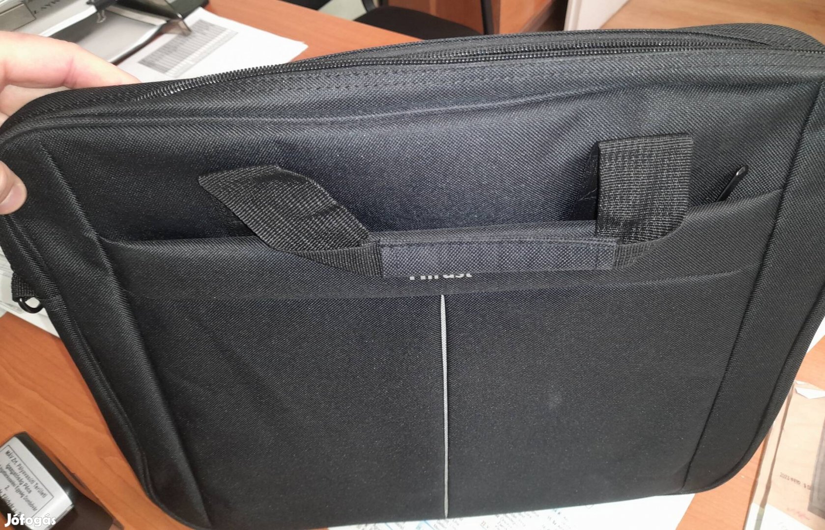 Vadonatúj laptop táska 14-16 újonnan eladó 