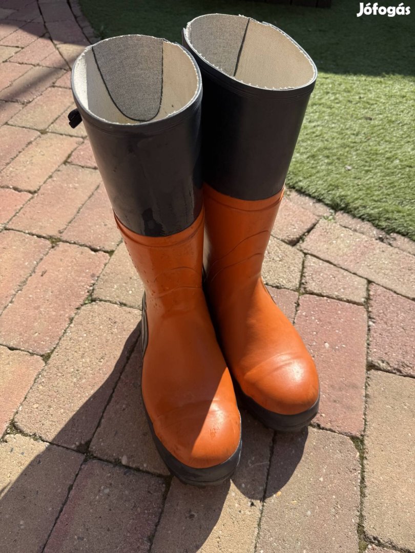 Vágás biztos gumicsizma