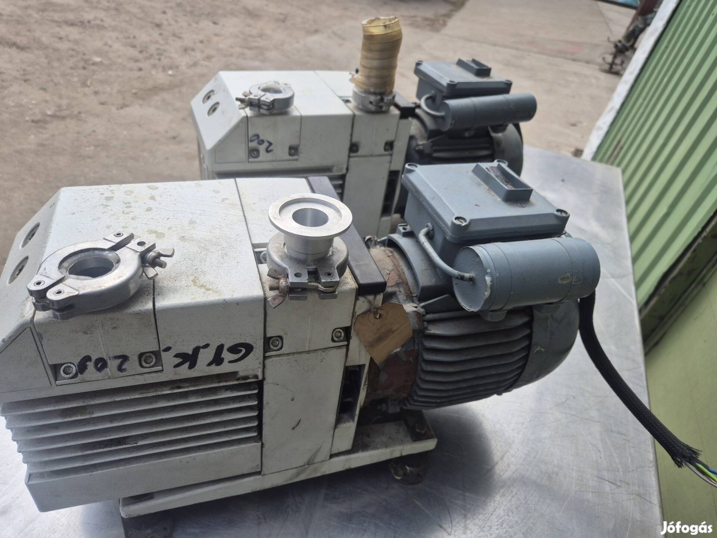 Vákuumszivattyú, 230 V., 0.75 Kw., Leybold Trivac típusú