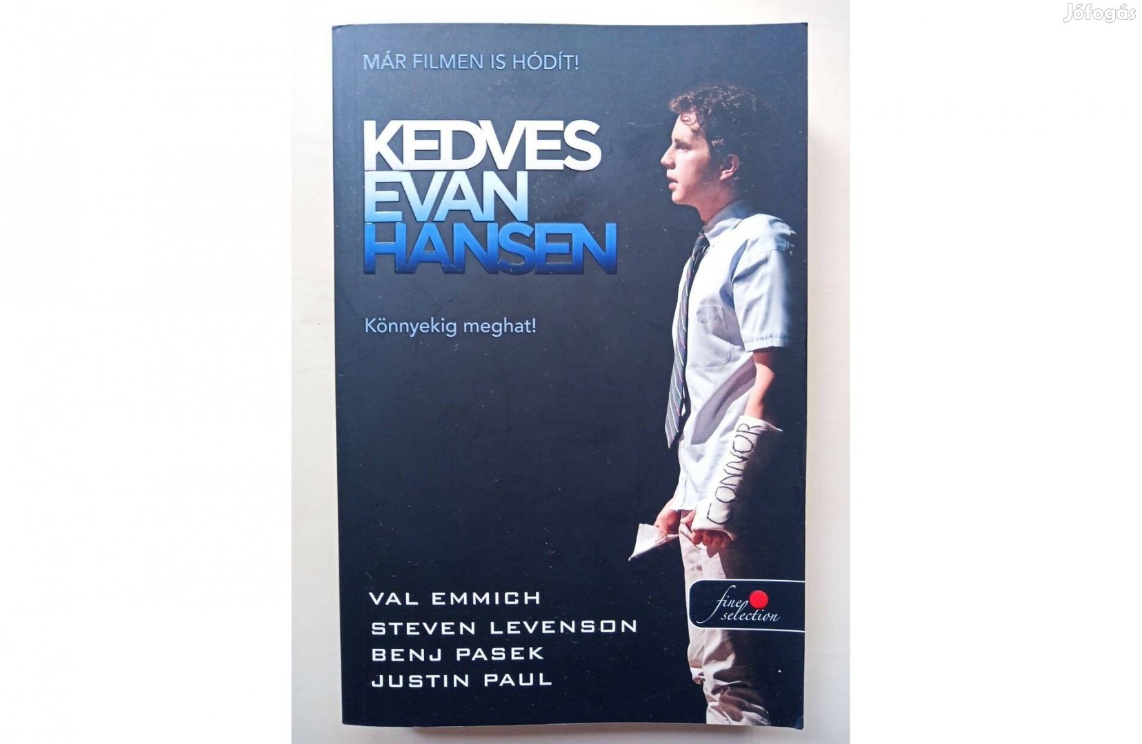 Val Emmich: Kedves Evan Hansen c. könyv eladó!