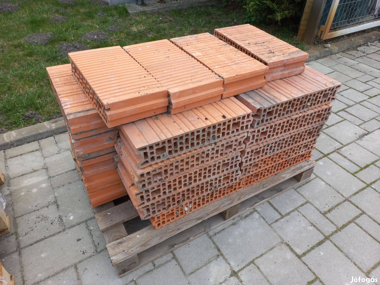 Válaszfaltégla eladó