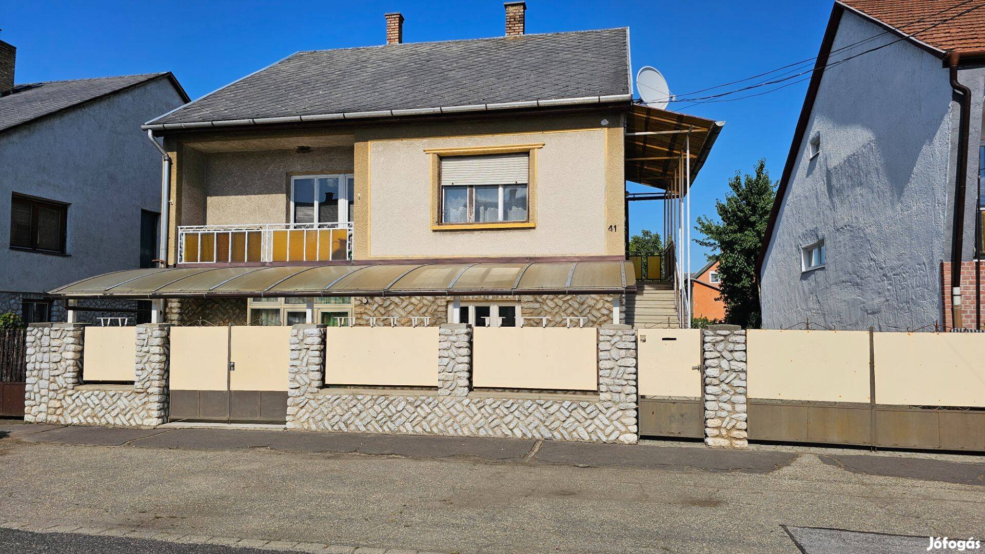 Vállalkozásra alkalmas családi ház eladó