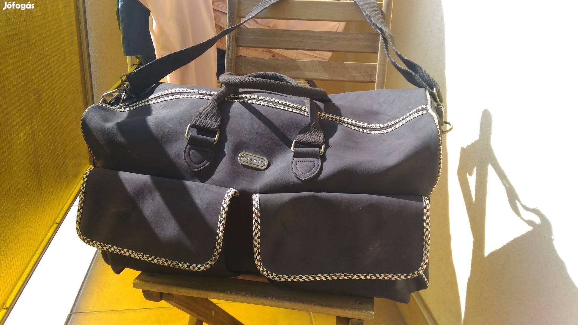 Válltáska -Oldaltáska közepes méretű