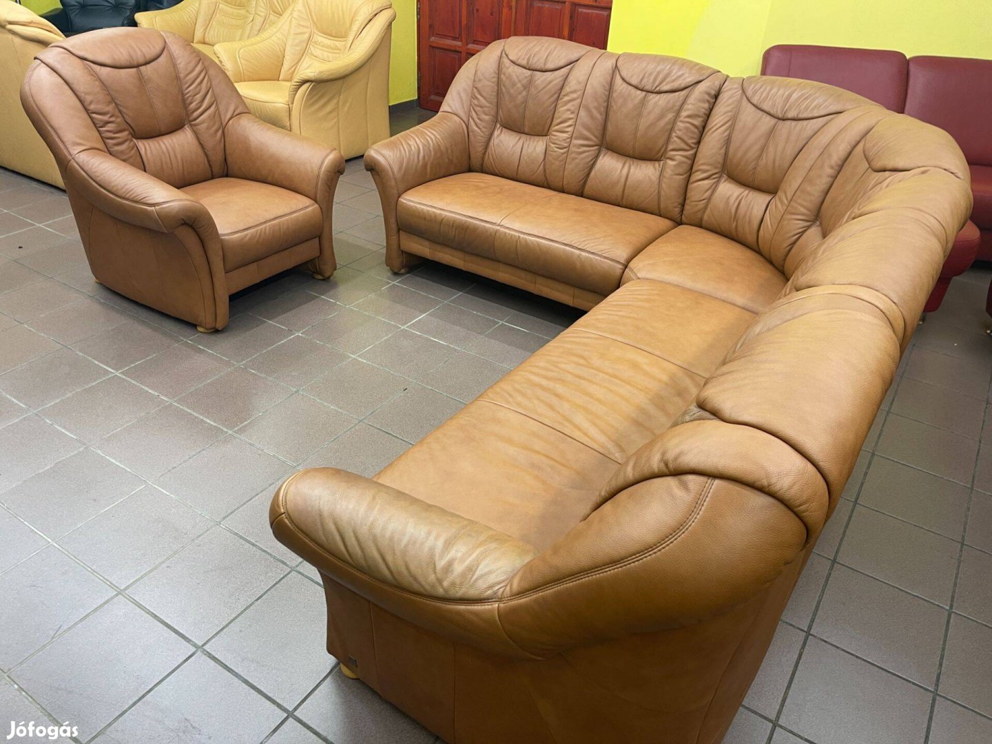 Valódi bőr sarok garnitúra +fotel, újszerű állapotban, barna színben