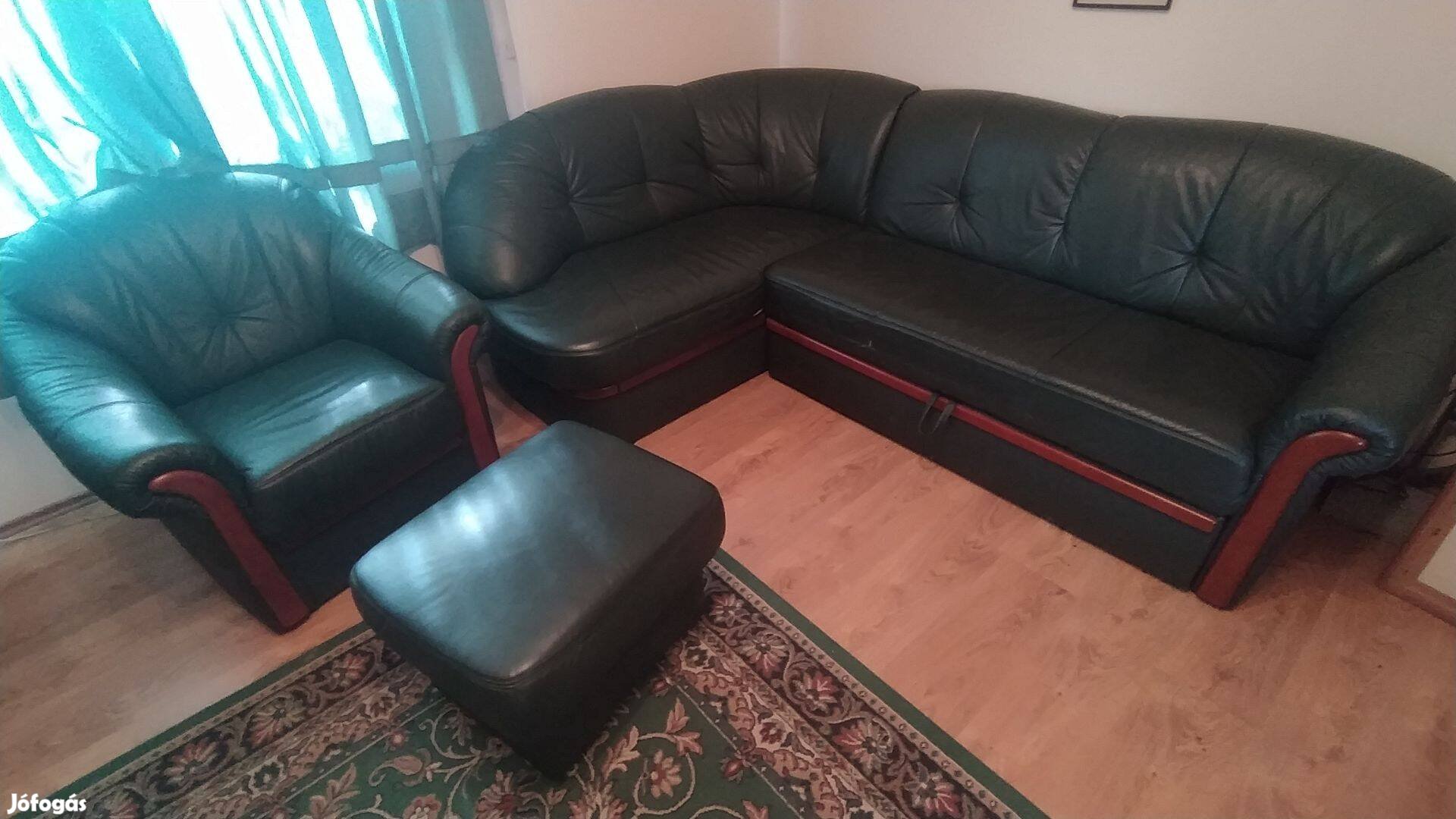 Valódi bőr ülő- és fekvőgarnitura: ágyneműtartós kanapé + fotel + puff