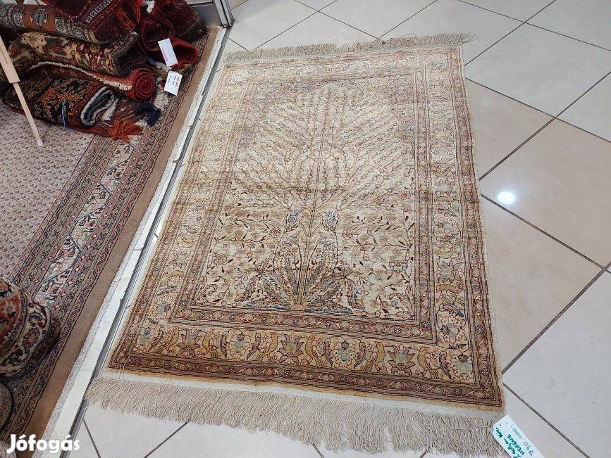 Valódi hernyóselyem kézi perzsa szőnyegek a bolti árak 1/3-áért!