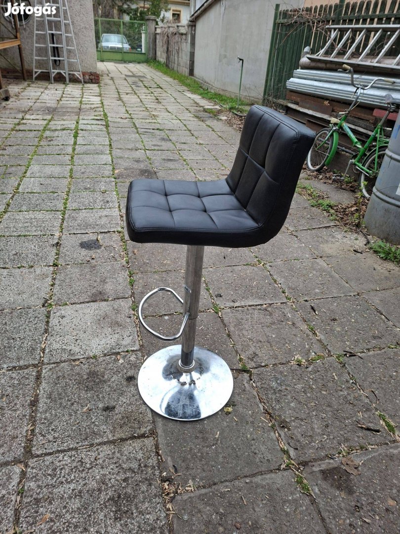 Változtatható magasságú szék