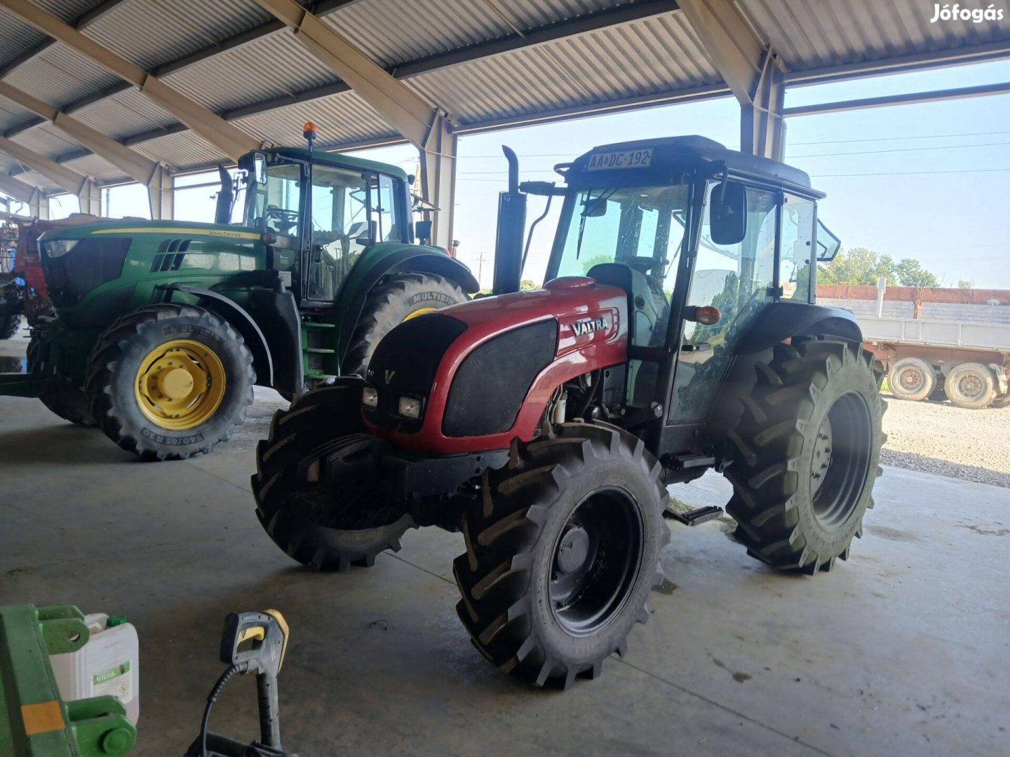 Valtra A 93 traktor