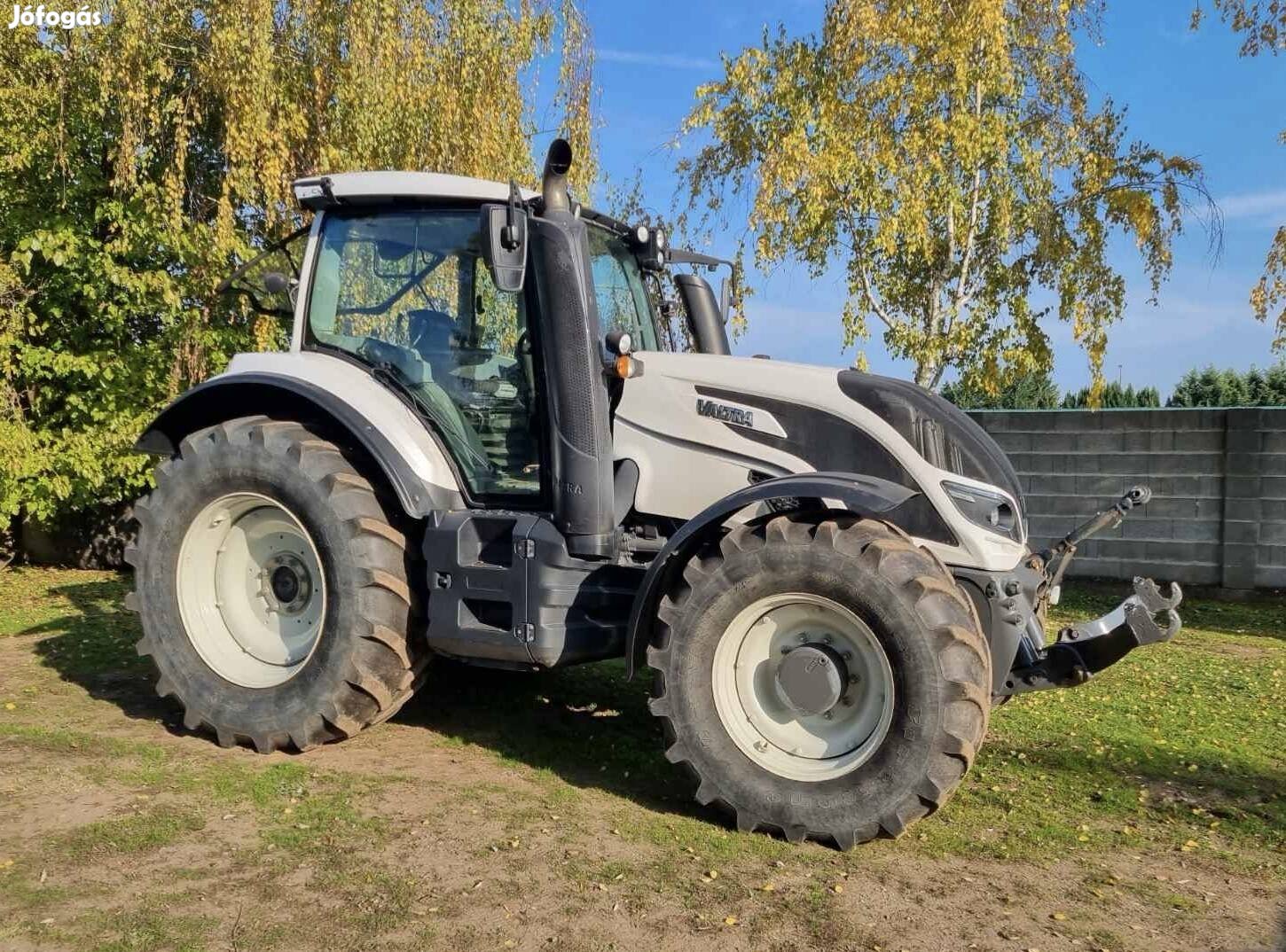 Valtra T144 traktor