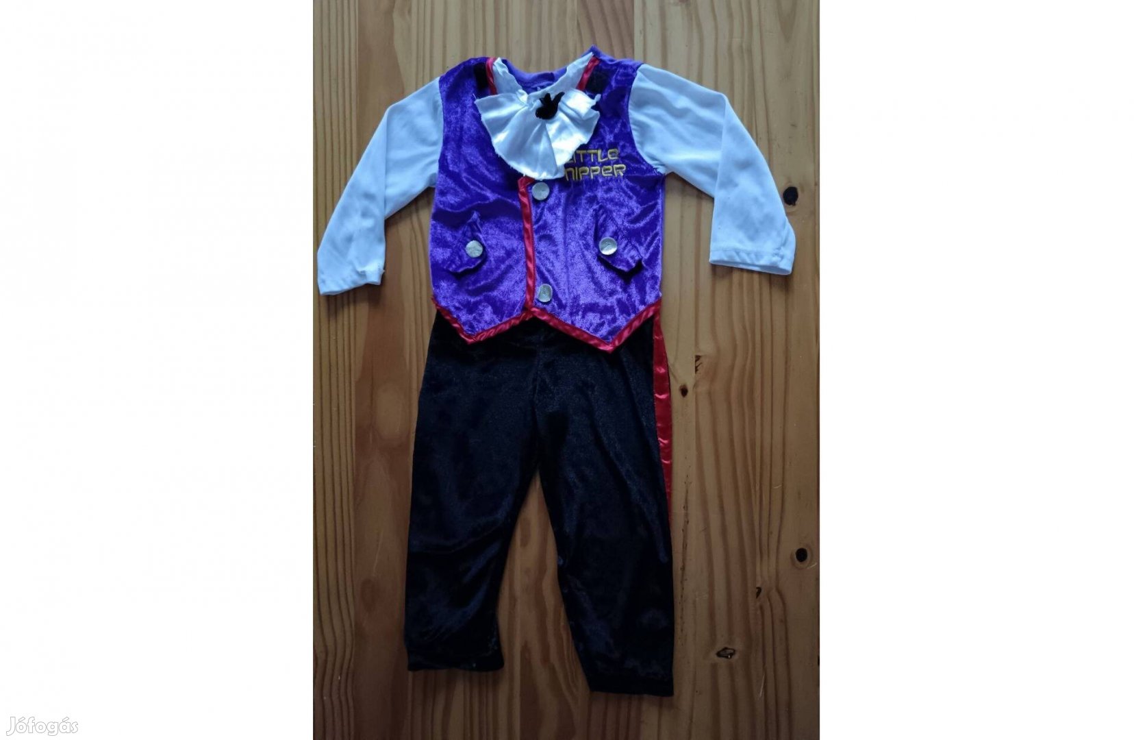 Vámpír jelmez eladó 3