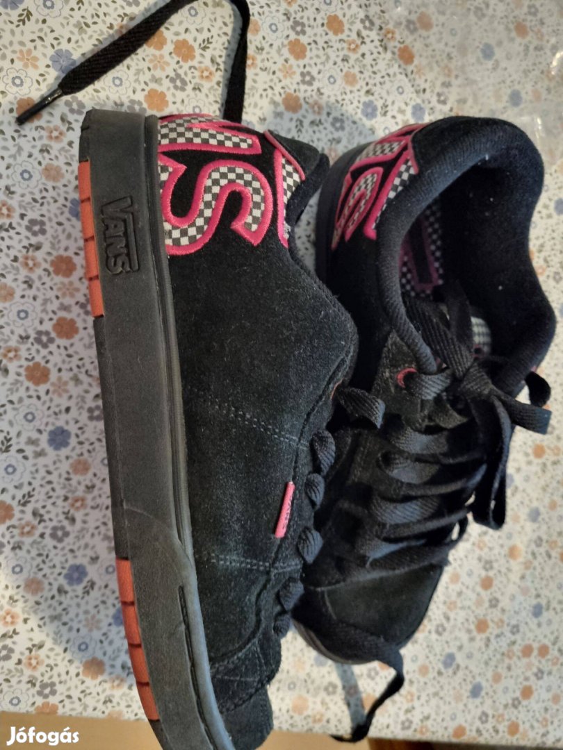 Vans cipő pink felirattal. 39-es