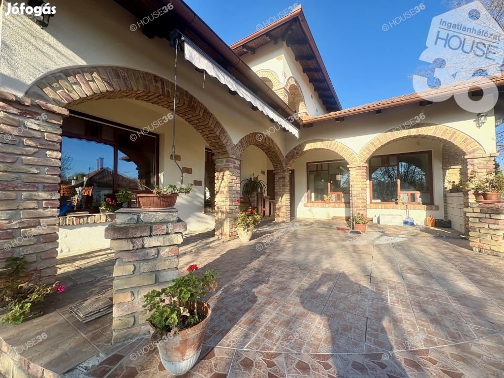 Varázslatos mediterrán otthon családot keres!