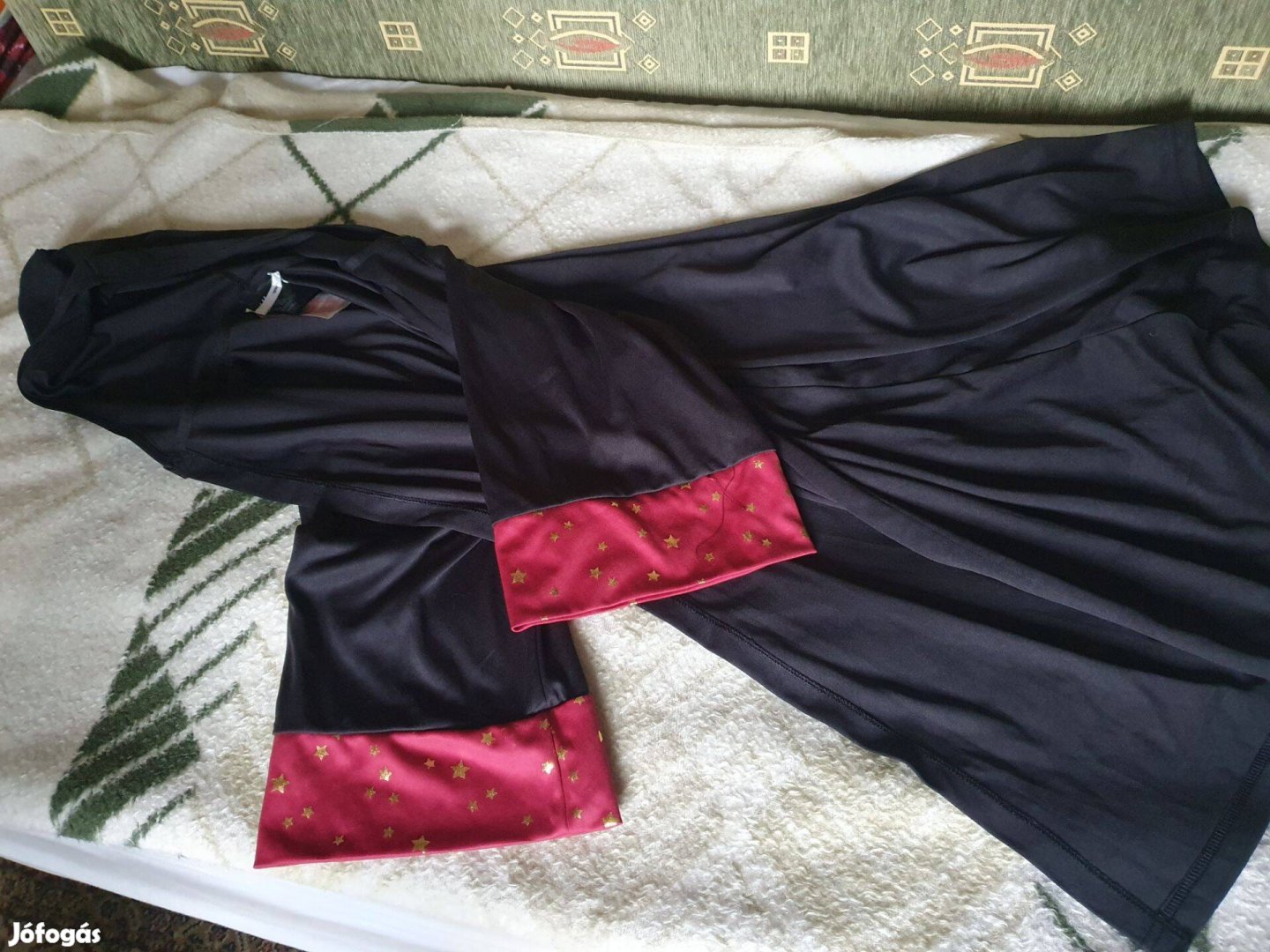 Varázslóköpeny, palást varázspálca szemüveg varázskorsó