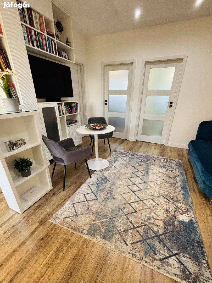 Vargakerti, 61nm-es, Nappali2 szobás gyönyörű lakás eladó!