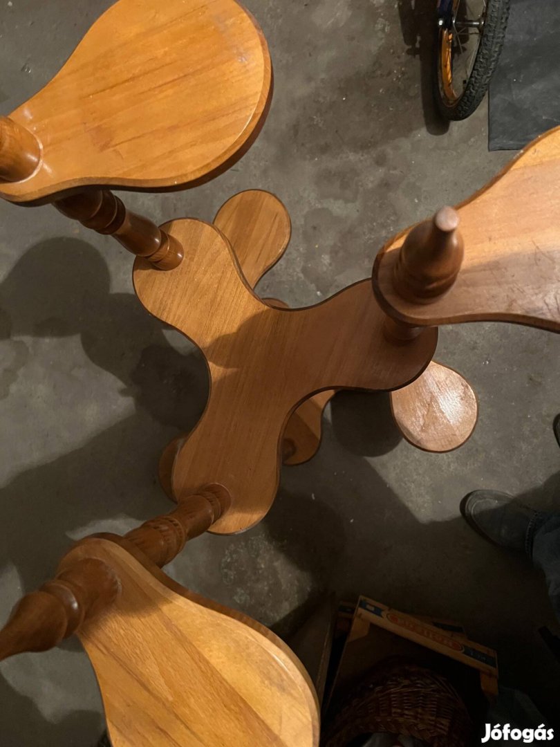 Variálható virág állvány