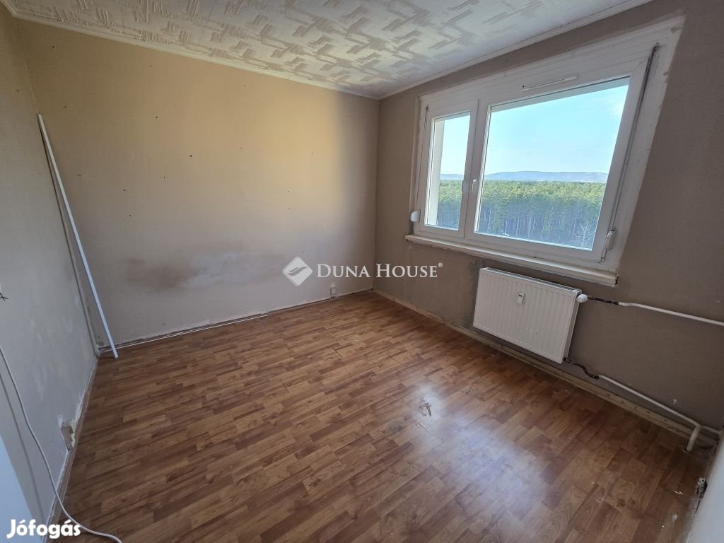 Várpalotai 62 nm-es lakás eladó
