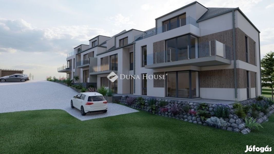 Várpalotai 65 nm-es lakás eladó