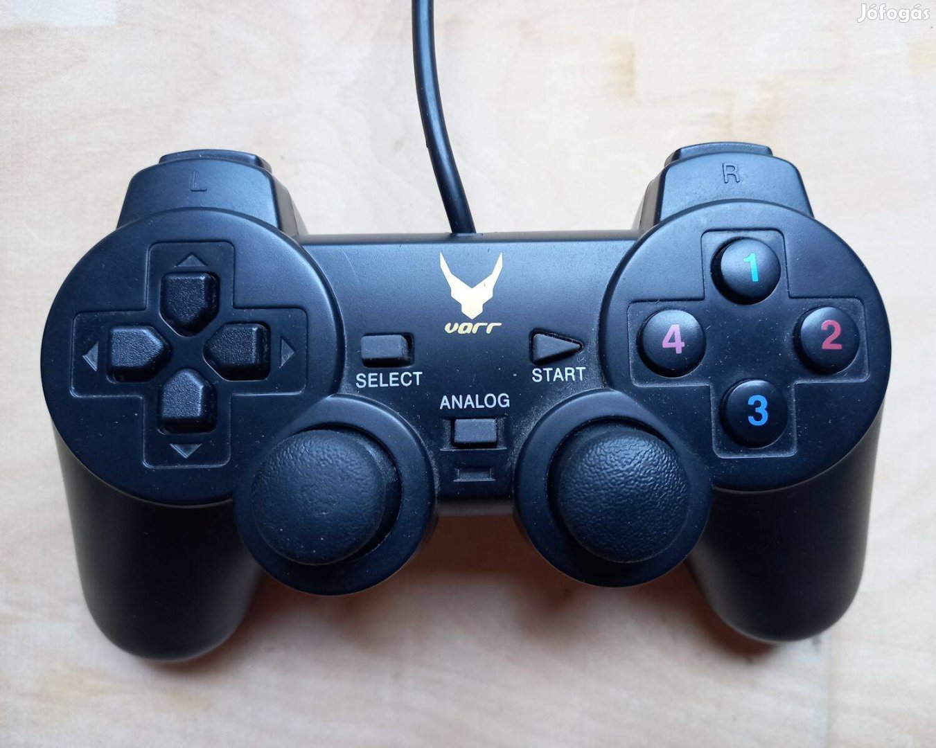 Varr vezetékes kontroller, gamepad + ajándék Genius gamepad