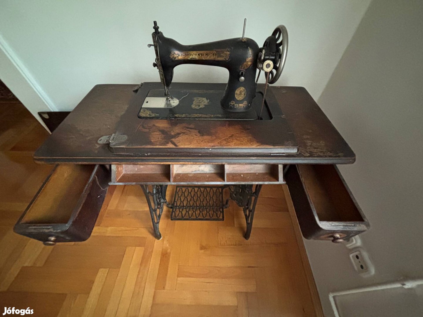 Varrógép Singer pedálos-állványos