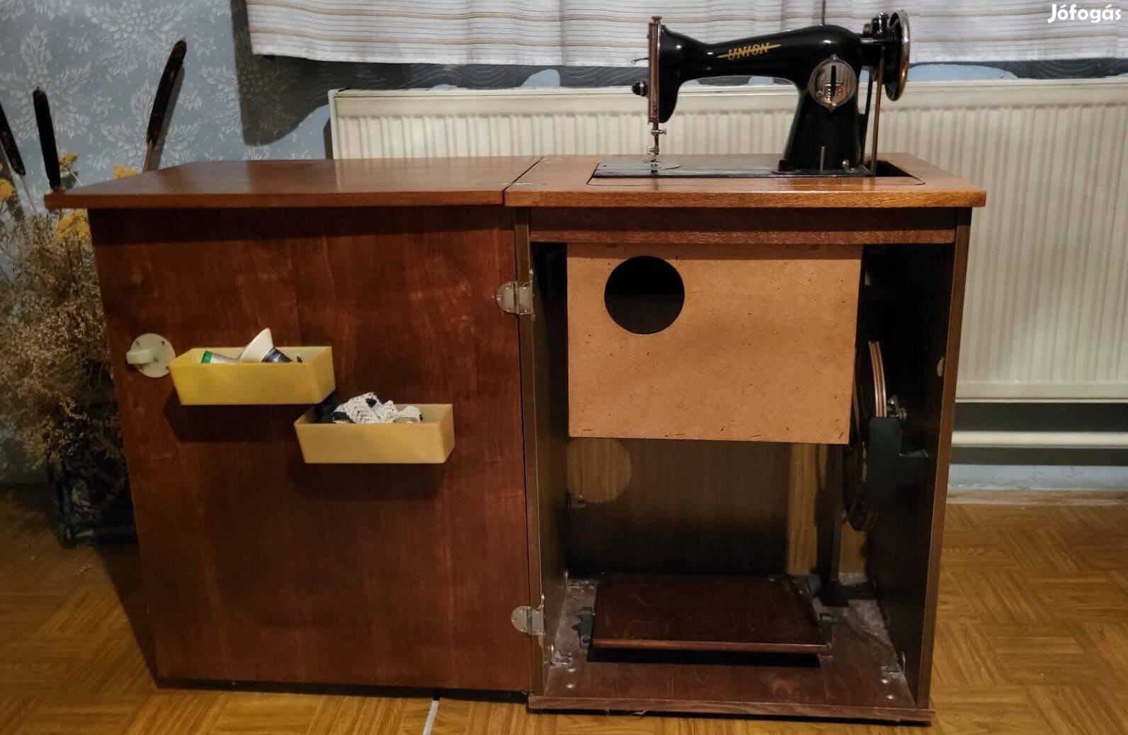 Varrógép állványos, lábbal hajtható