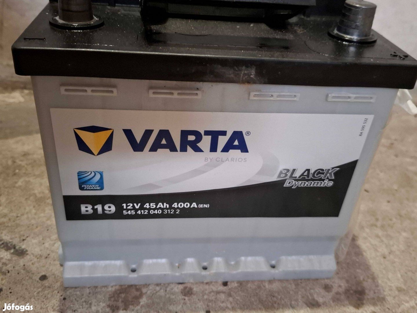 Varta 12V 45Ah 400A jobbos akkumulátor eladó