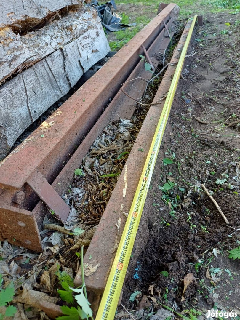 Vas cső és I és U gerendák