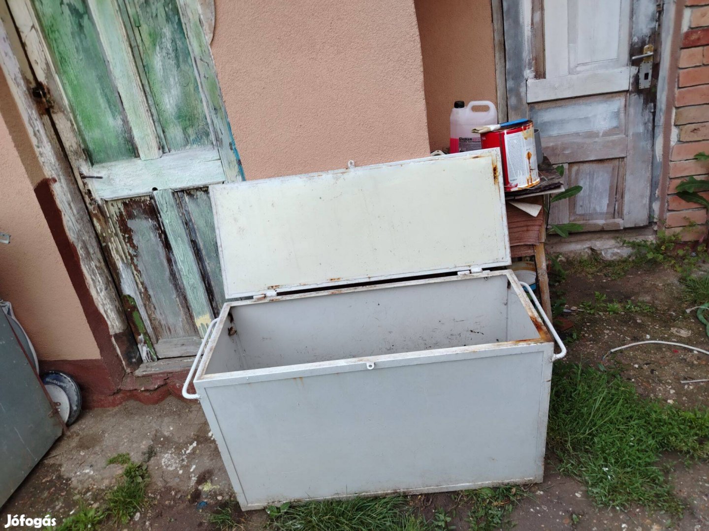 Vas szerszámos láda