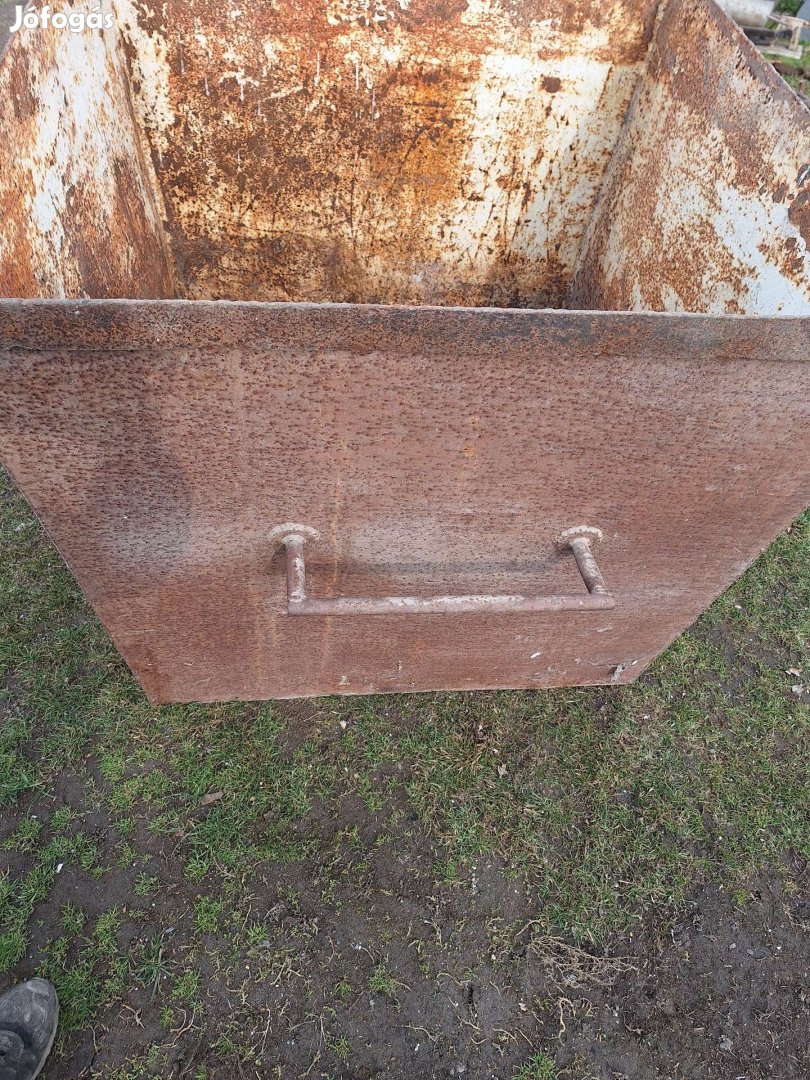 Vas tároló edény eladó