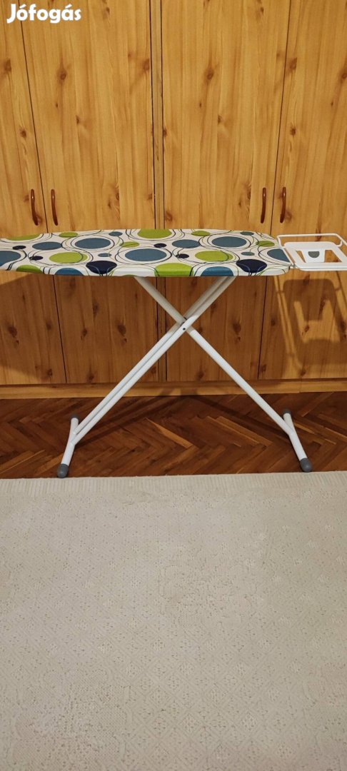 Vasaló állvány eladó.