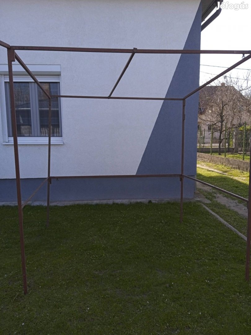 Vásározói sátor váz.