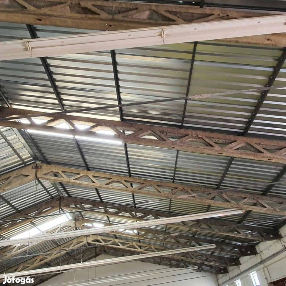 Vasbeton főtartó tetőszerkezet héjazat nélkül