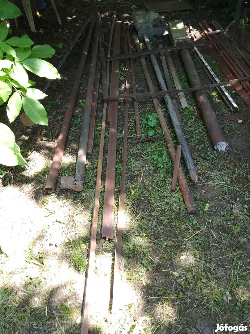 Vascső, zártszelvény, szögvas, aknafedél, vasbak 