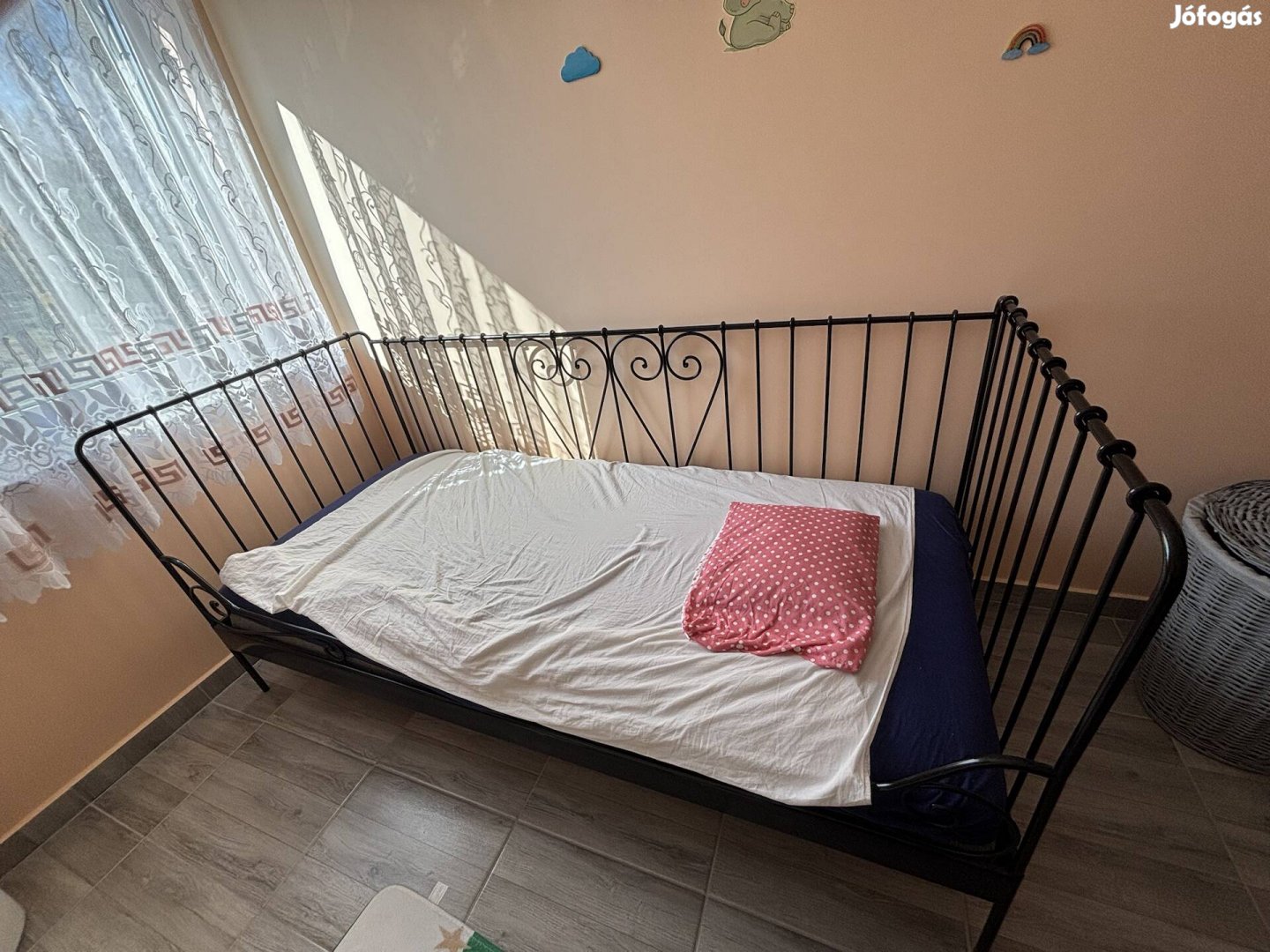 Vaskeretes ágy