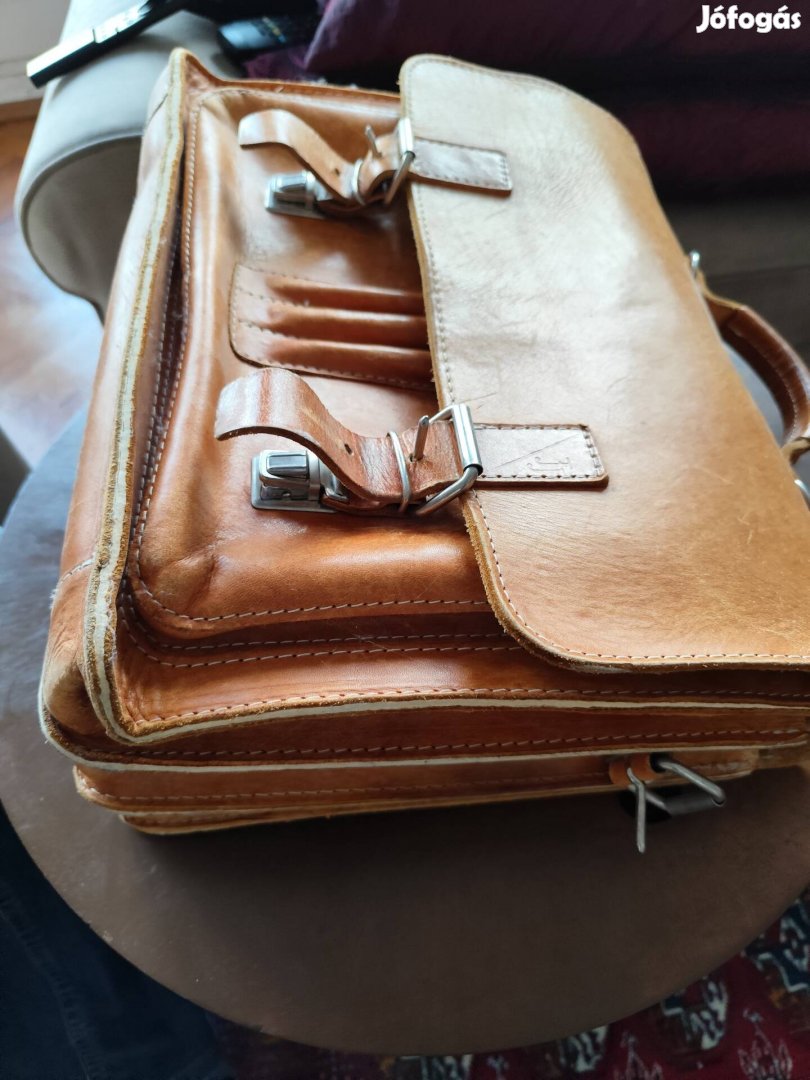 Vastag marhabőr aktatáska