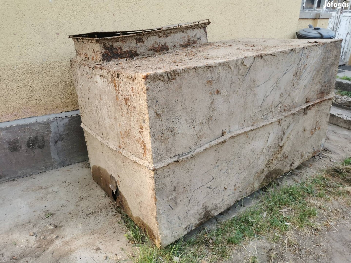 Vastartály vas tartály szennyvíz  tartály eladó 