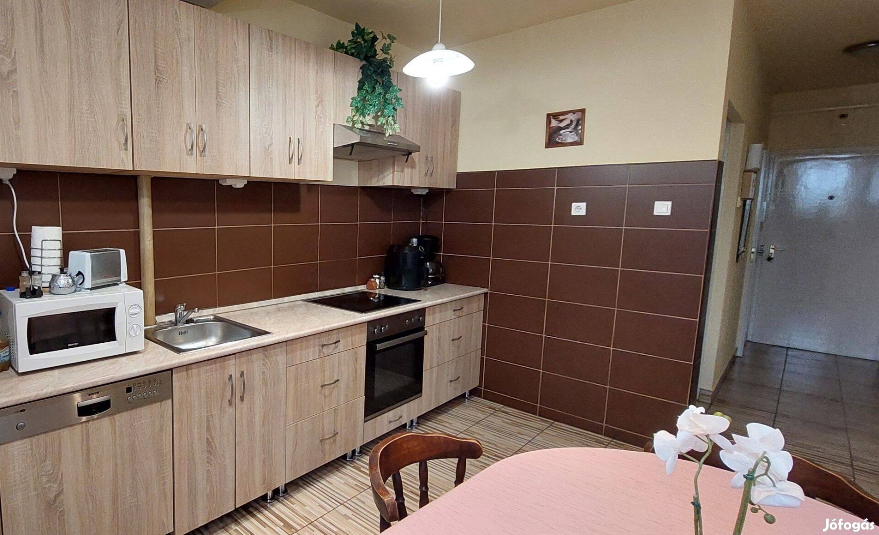 Vasvár központjában felújított 72 m2-es három szobás lakás