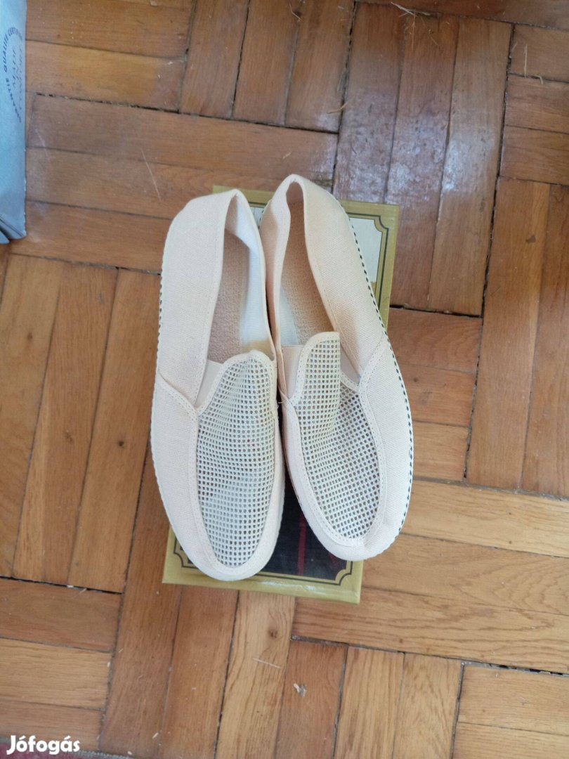 Vászon cipő 43-as