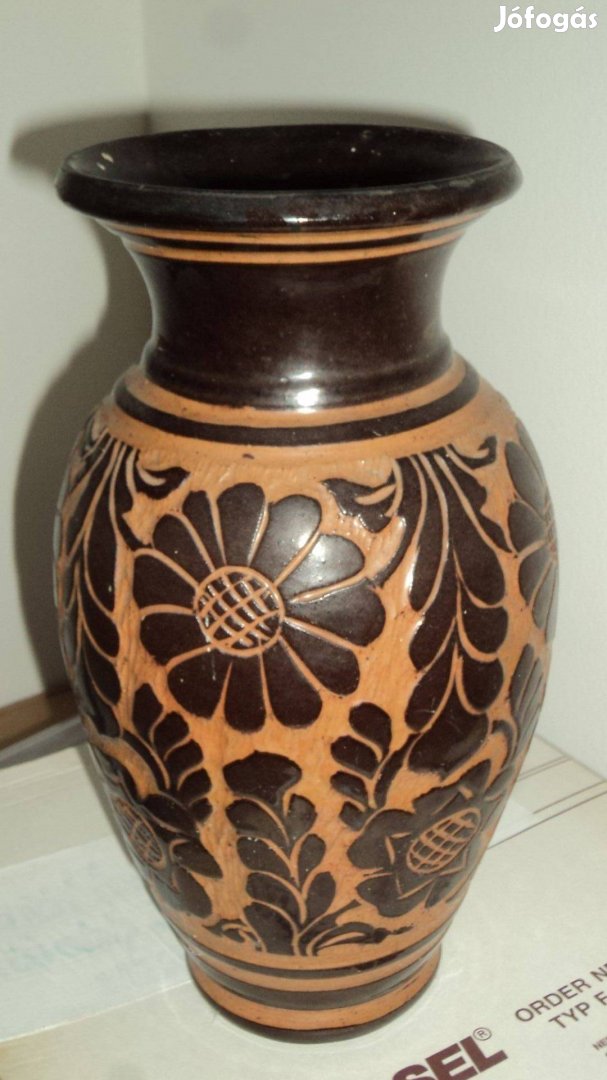 Váza (Korondi)