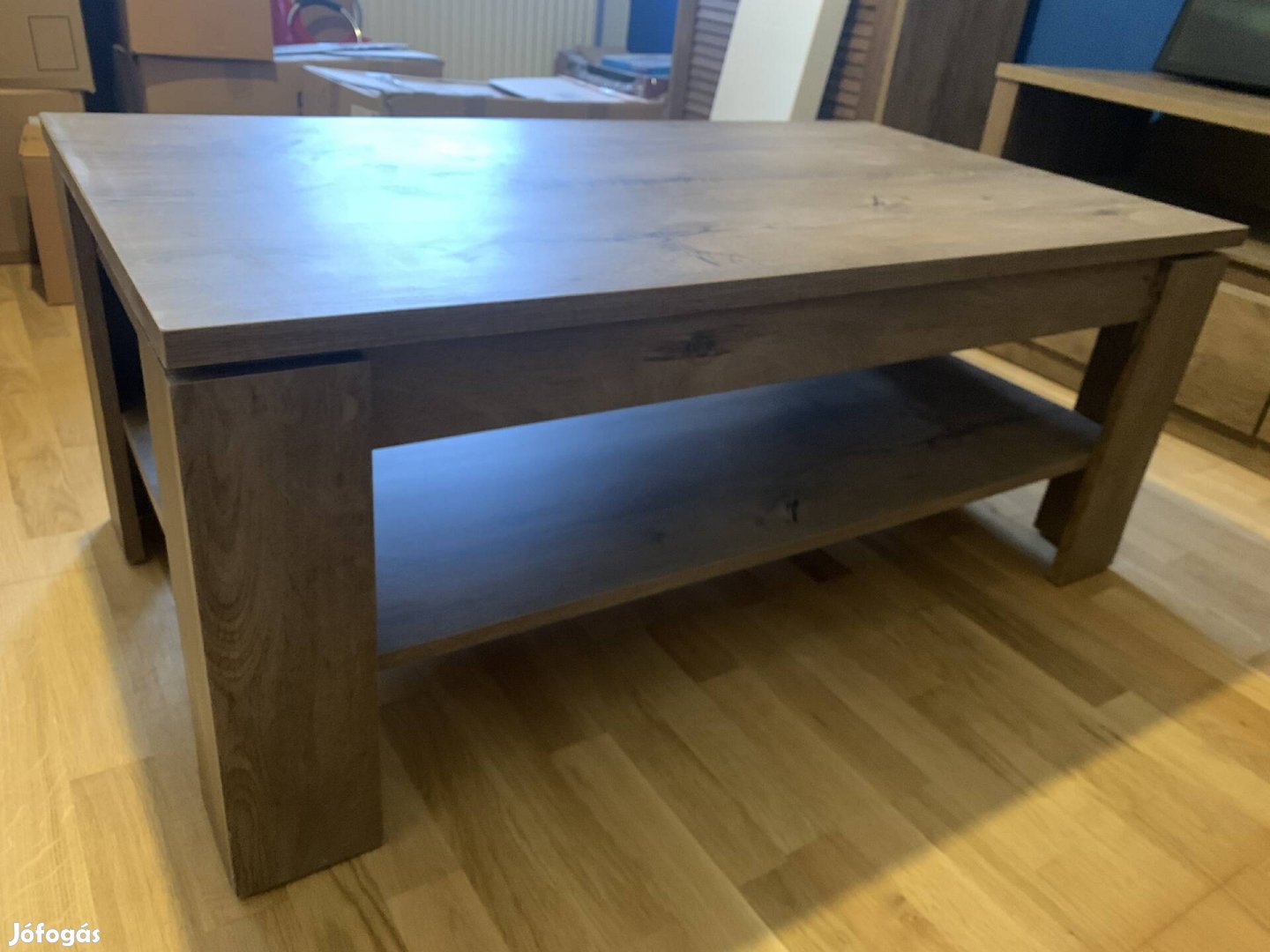 Vedde dohányzóasztal