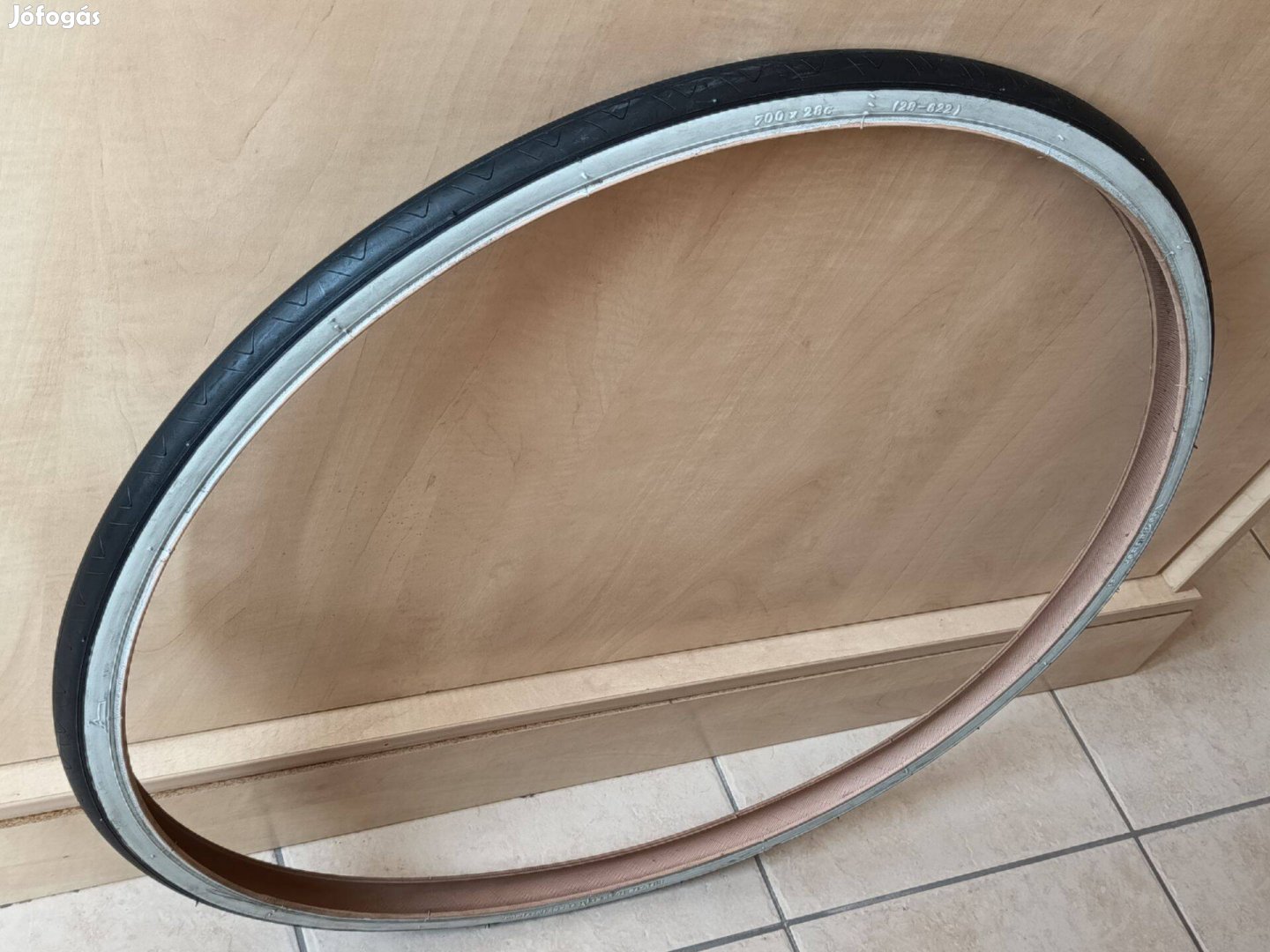 Vee Rubber 28x622 BlackWhite gumi Fixi, Verseny, Túra